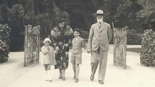 Familienmensch RB 00650_editiert_1600x900.jpg