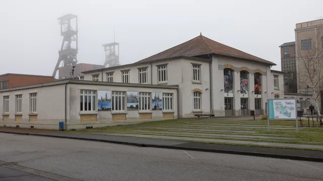 [DE Copy] PRIO_031_BG_saarbrücken_manuel-frauendorf-fotografie_3X8A2802.png