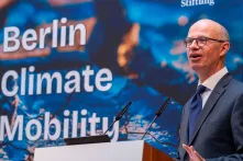 Bernhard Straub am Rednerpult des Climate Mobility Forums