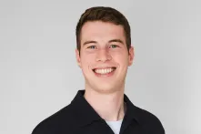[DE Copy] Alexander_Heinrich_headshot_977_800px.png