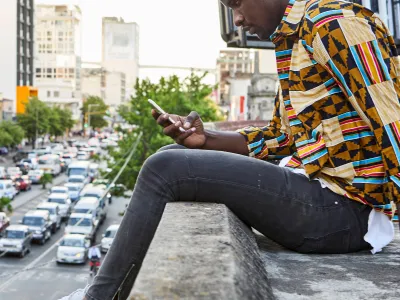 Jung und online in Afrikanischen Städten _Header