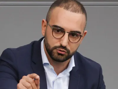 gewalt-an-politikerinnen-Kassem-Taher-Saleh_800Px_Joerg-Crastensen-Photothek.jpg