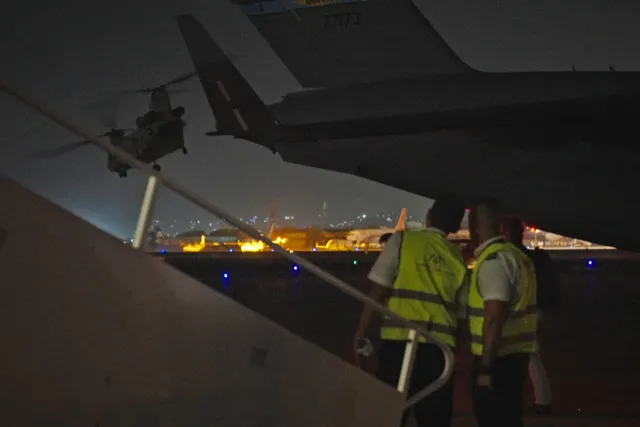Kabul Luftbrücke Nachtflug 1200