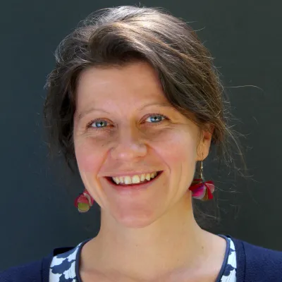Dr. Claudia Bosch