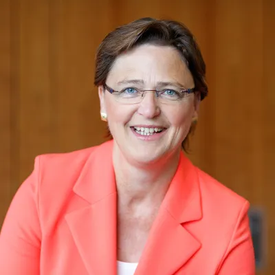 Uta-Micaela Dürig Portraitbild