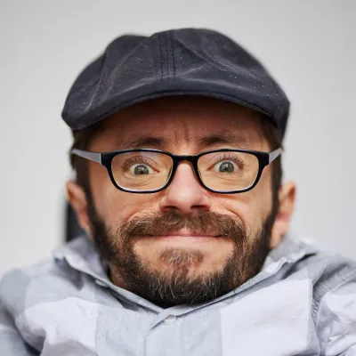 Raul-Krauthausen_800x800Px_c-Anna-Spindelndreier.png