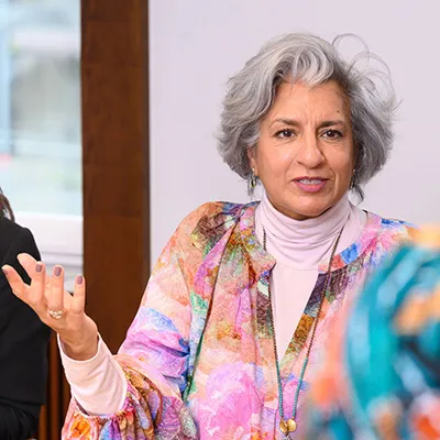Farhana_400x400_c_Ausserhofer.jpg