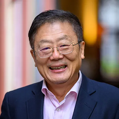 Huang_400x400_c_Ausserhofer.jpg