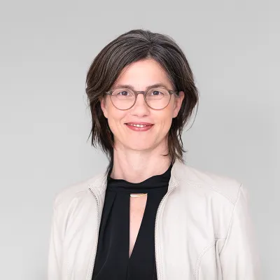 Julia_v._Dobeneck_headshot_774_800px.png