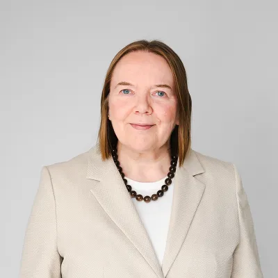 Susanne_Henneicke_Headshot_418_800px.png